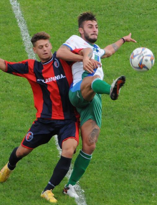 La Nuorese cade e perde anche la testa 