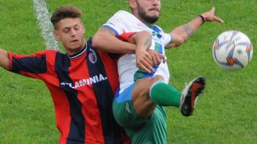 La Nuorese cade e perde anche la testa