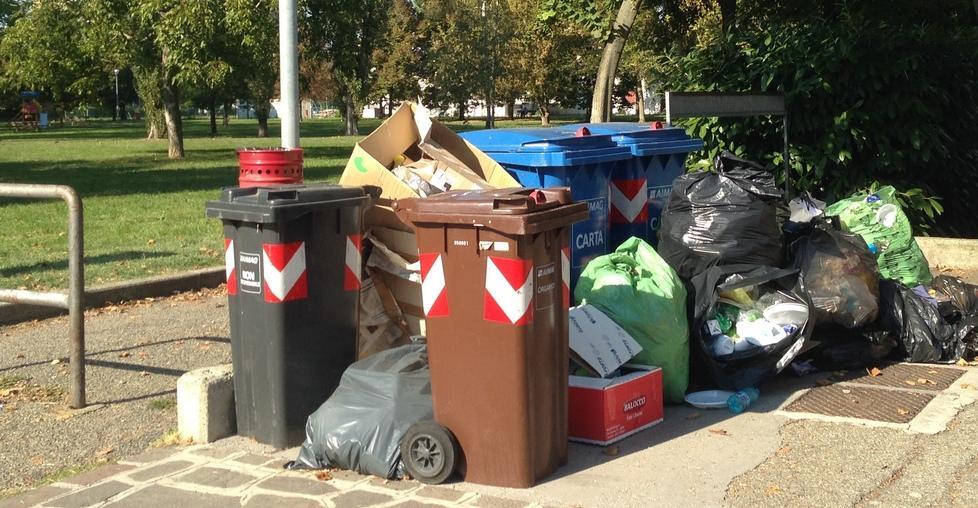 L’emergenza rifiuti ora coinvolge i ragazzi del Carpi 