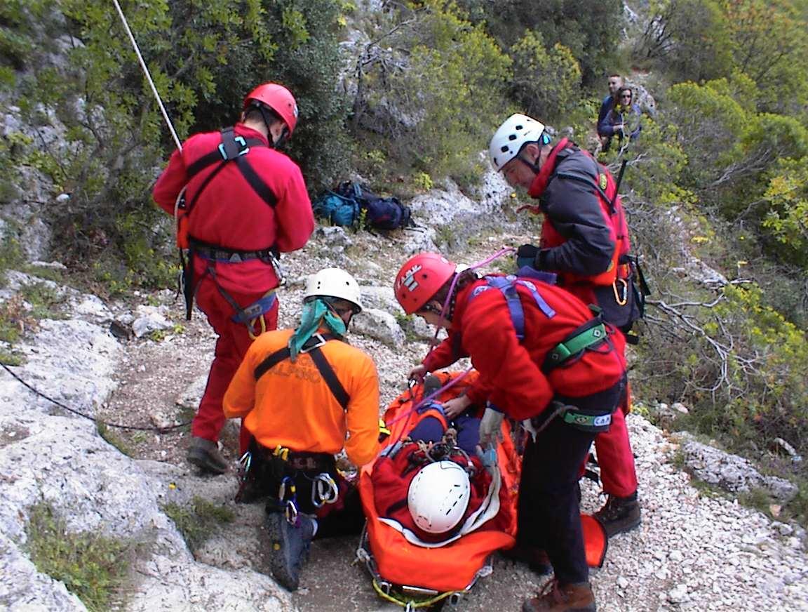 I tecnici del Soccorso alpino in una foto di repertorio