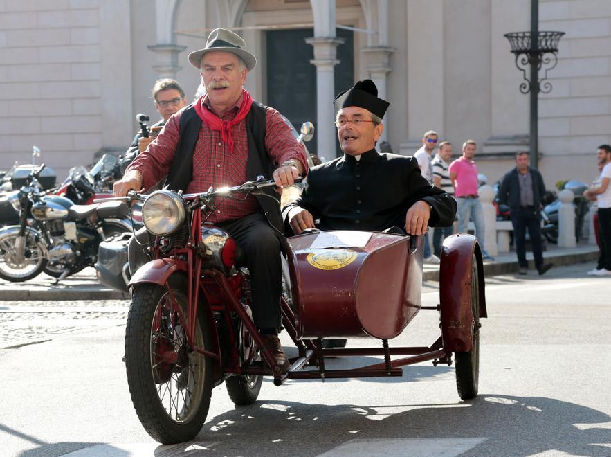 Ligabue, don Camillo e Peppone la festa diventa un gemellaggio 