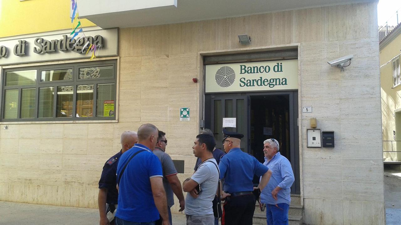 La filiale di Siniscola del Banco di Sardegna (foto Secci)
