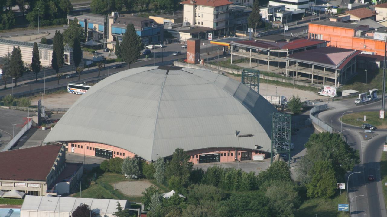 Una veduta aerea del Palaterme (foto Nucci)