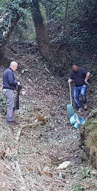 I volontari ripuliscono i sentieri a San Carlo 
