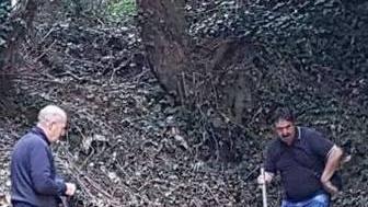 I volontari ripuliscono i sentieri a San Carlo