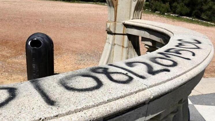 Transenne, pavimentazione sconnessa, vandalismi dall’inaugurazione del ’98 a oggi