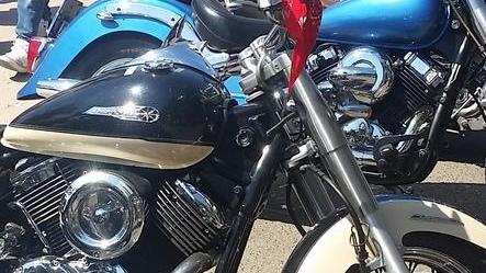 Raduno di Harley Davidson tra itinerari di fine estate