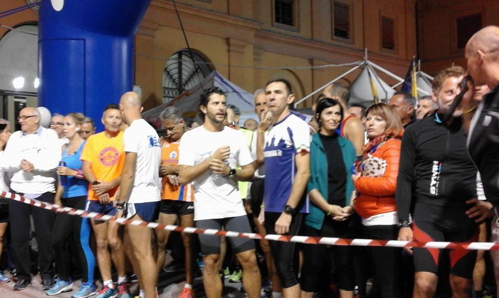 Walk on night, che successo Il ricavato devoluto all’Ail 