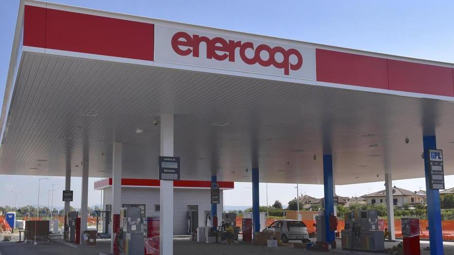 Il nuovo punto carburanti che aprirà al Commendone a marchio Enercoop (Foto Bf)