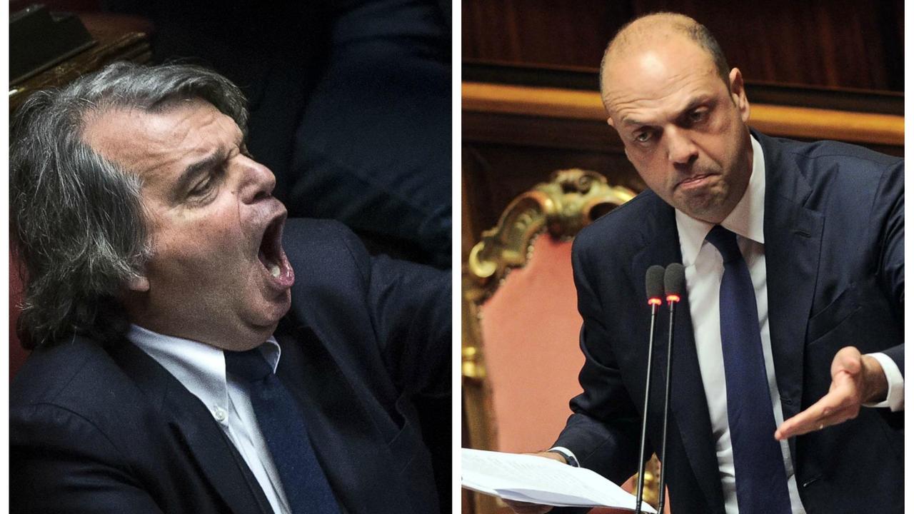 Il capogruppo di Forza Italia Renato Brunetta e il ministro dell'Interno Angelino Alfano