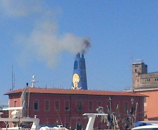 «Fumi delle navi, intervenga l’Arpat» 