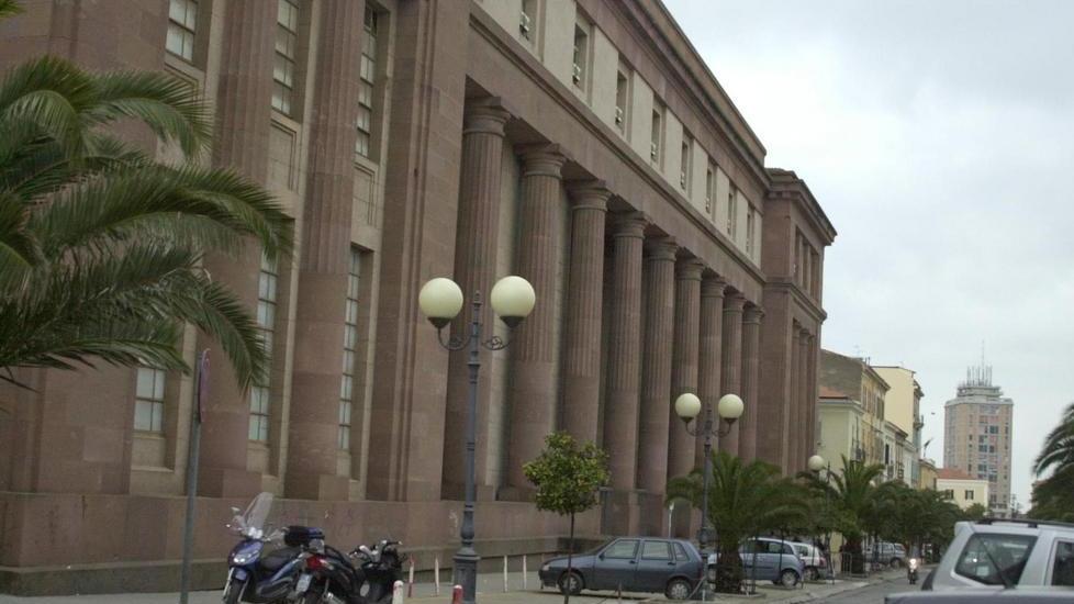 Orani, sigilli alla miniera