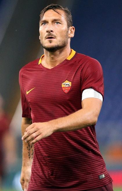 Totti: «Se potessi mi leverei 10 anni» 