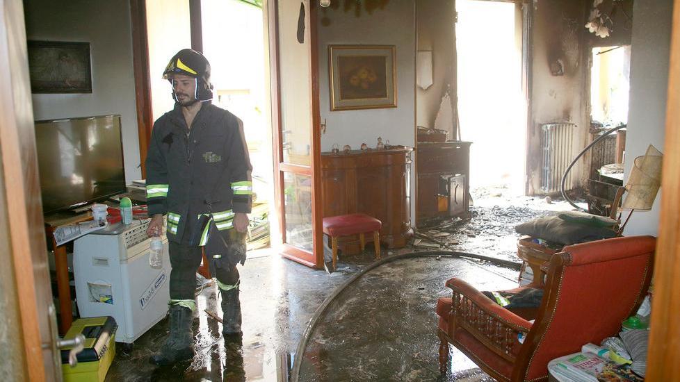 Incendio: inagibili due appartamenti