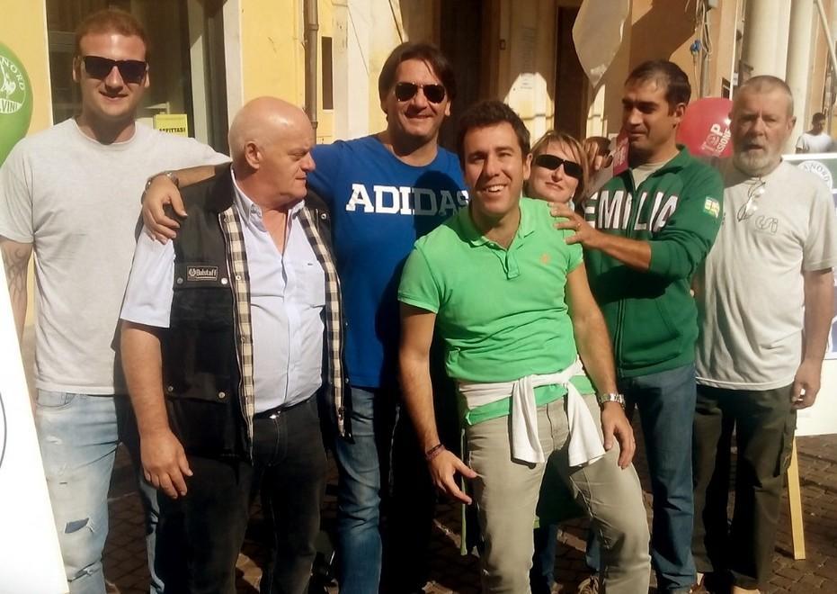 Referendum, tanti al banchetto della Lega
