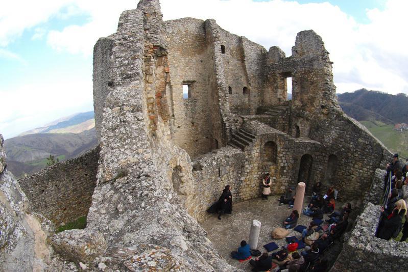 Arriva il dietrofront Il ministero riapre il castello 