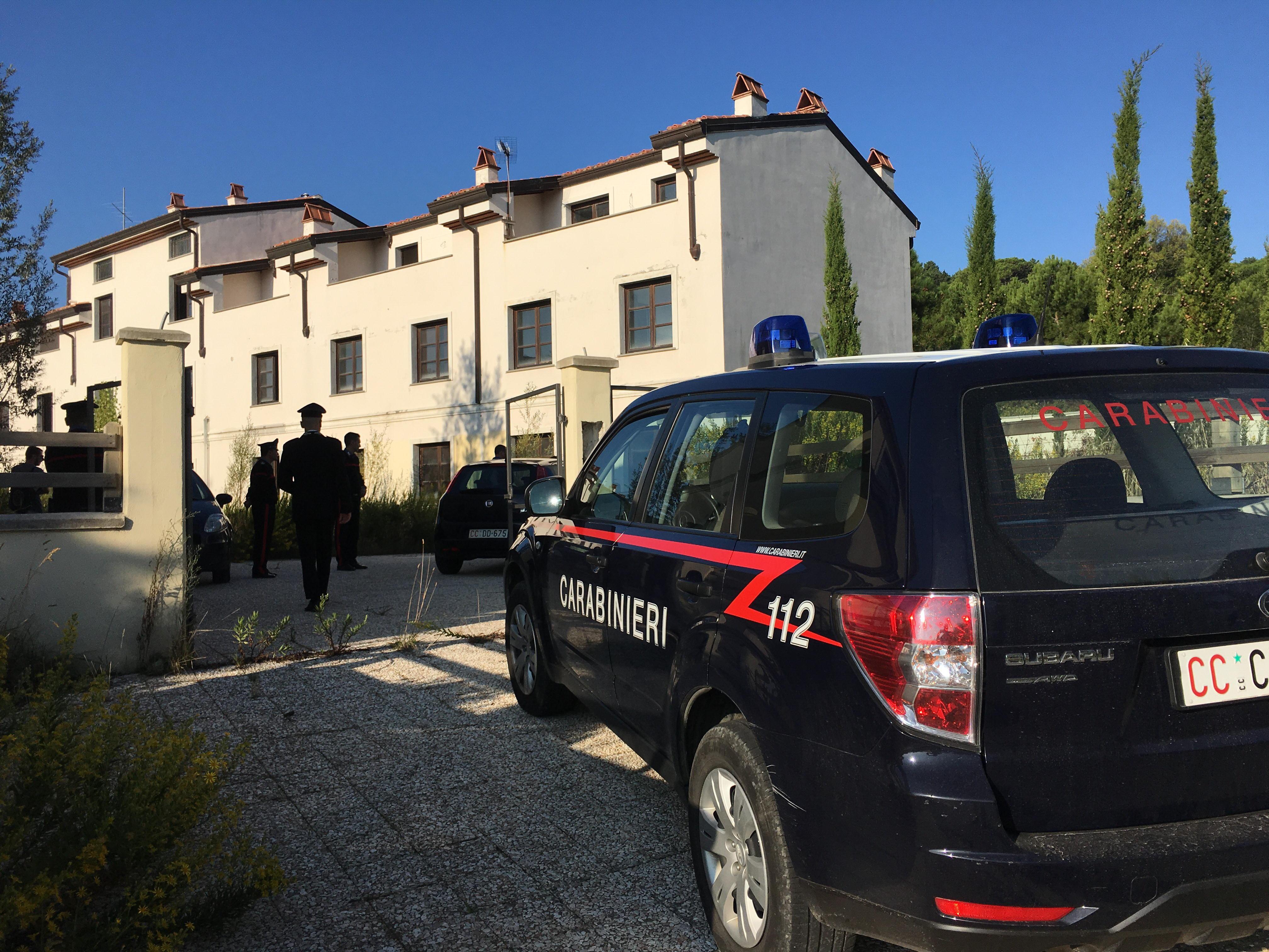 Ferito alla testa e trovato agonizzante in un casolare a Rivalto, muore a 25 anni 