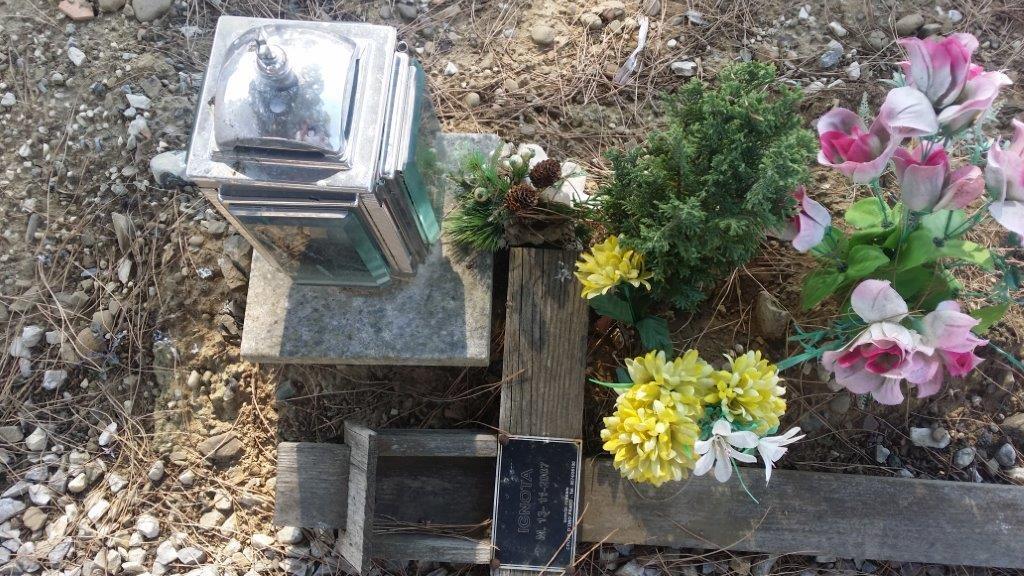 Nove anni senza nome, il mistero della “dama”