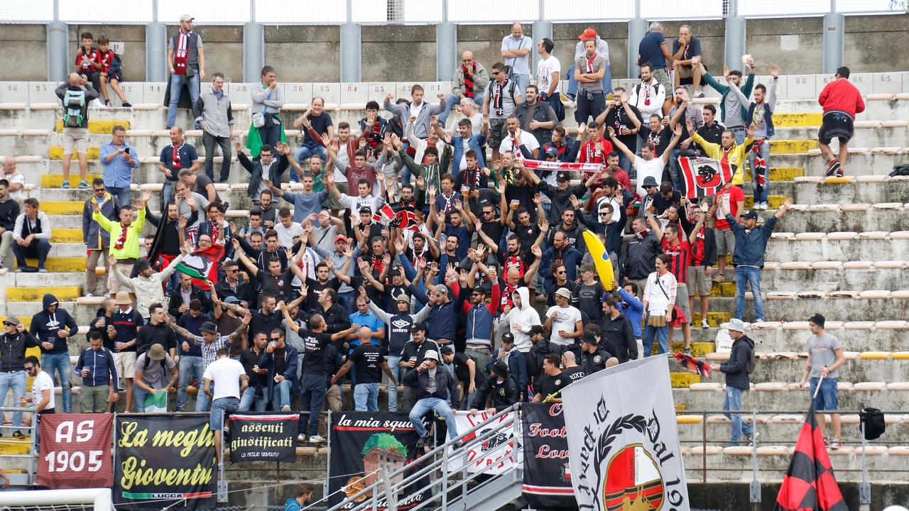 Cori contro Ciampi allo stadio, daspo a quattro tifosi della Lucchese
