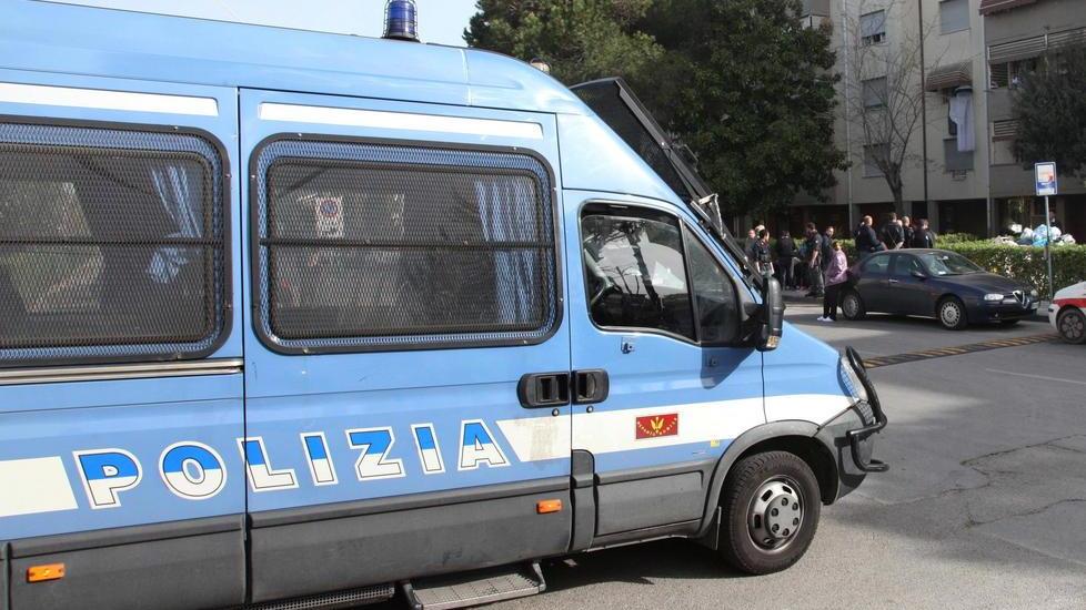 Controlli della polizia al Varignano