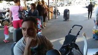 Marciapiedi alti e ostacoli Coteto proibito ai disabili