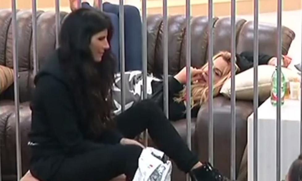 Dialogo in sardo tra le due vip del GF