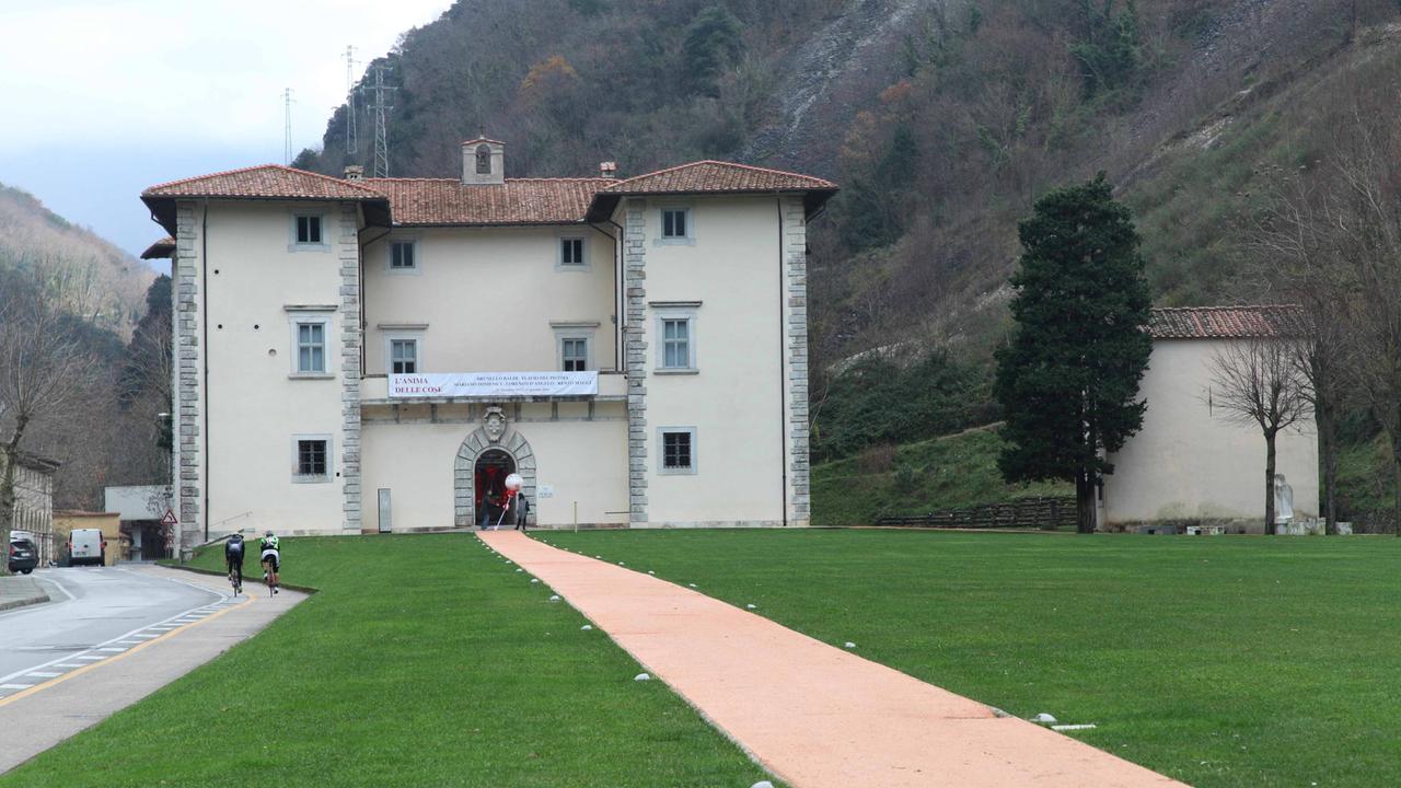 Via a Seravezza al concorso lirico internazionale alle Scuderie Granducali