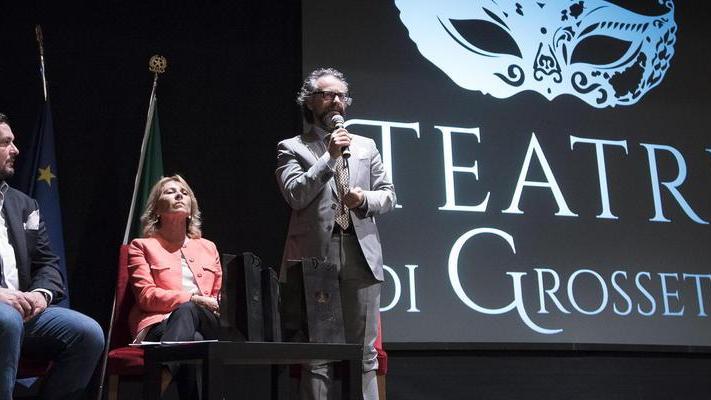 Con “Amleto” si alza il sipario: 19 spettacoli in cartellone