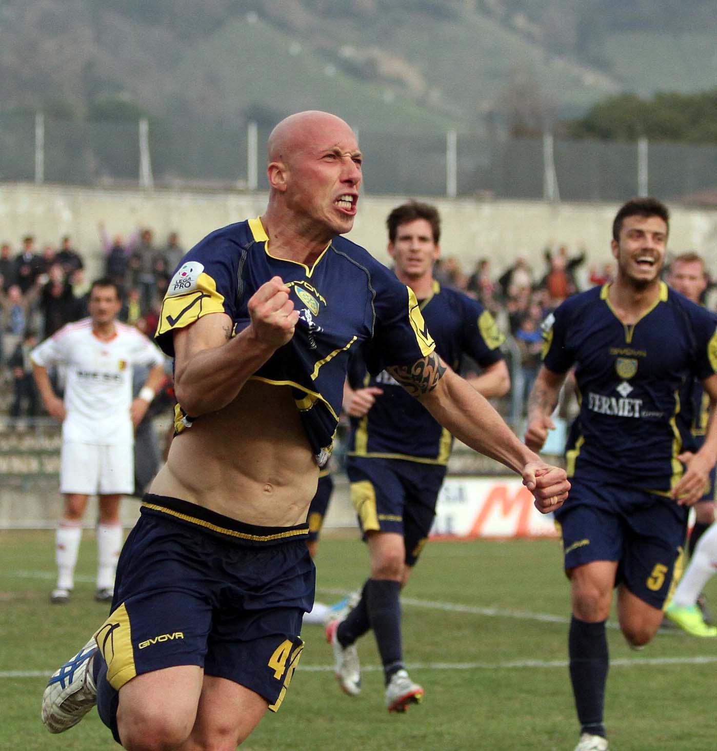 Gabriele Pacciardi esulta dopo un gol