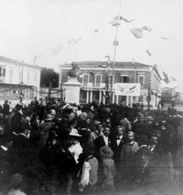 Il mito che divise Viareggio 