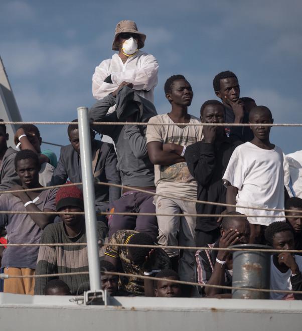 La politica apre le porte agli immigrati 