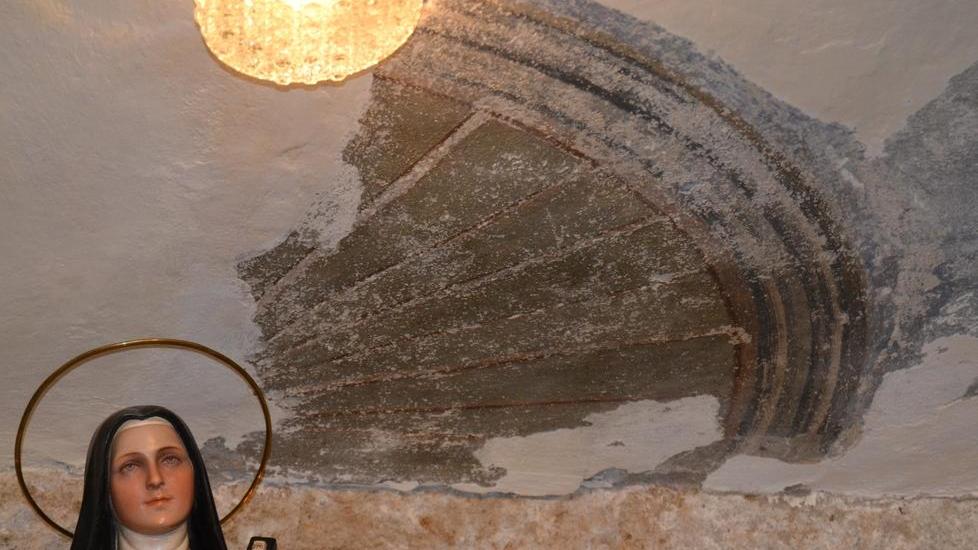 Sa Costa, la chiesetta svela nuovi affreschi