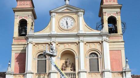 Duomo, issata la campana dedicata a San Carlo
