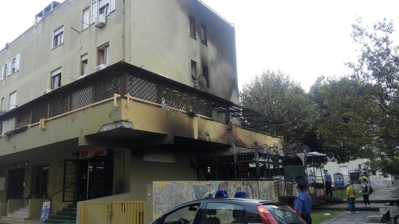 Quartu, attentato incendiario contro un bar del centro