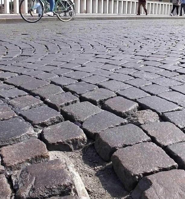 Ponte di Mezzo cambia look Stop alle buche 