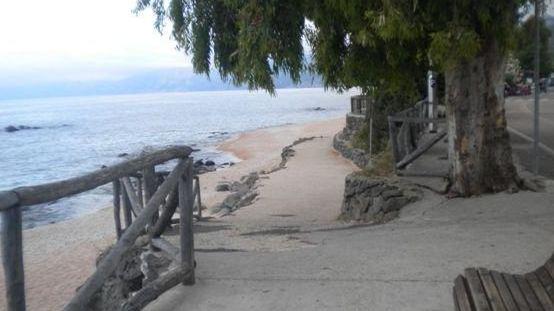 Gonone, sparite le piantine sul lungomare