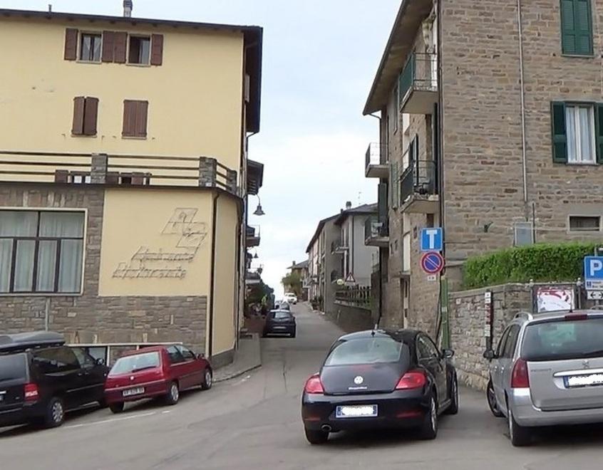 Paladini-Garzoni, offese in strada 