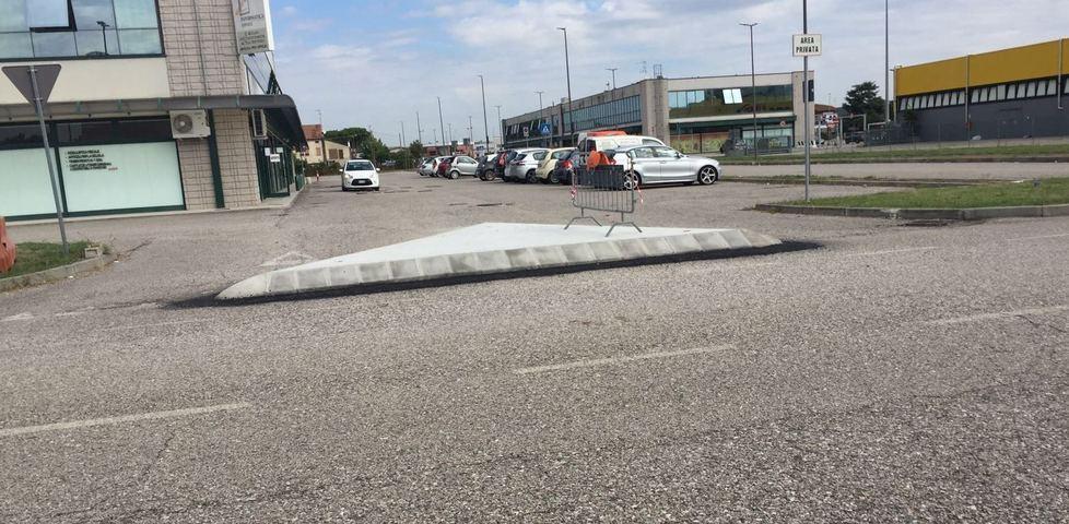 Arriva lo spartitraffico contro la sosta dei tir 