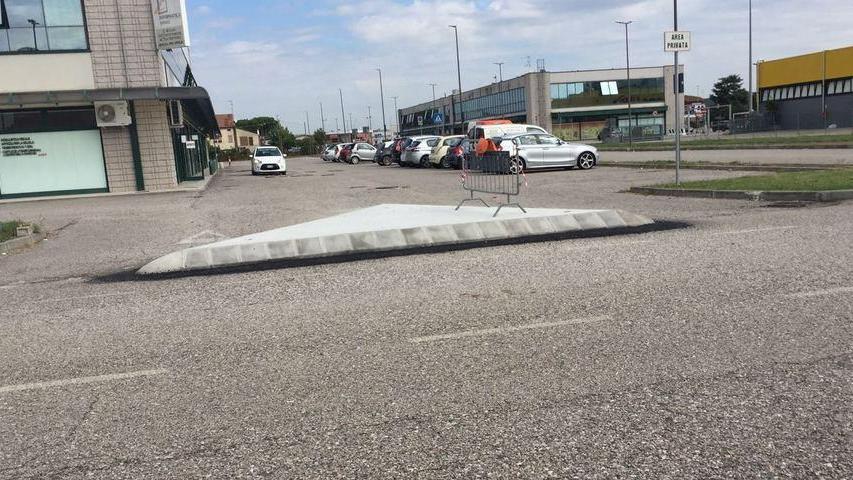 Arriva lo spartitraffico contro la sosta dei tir