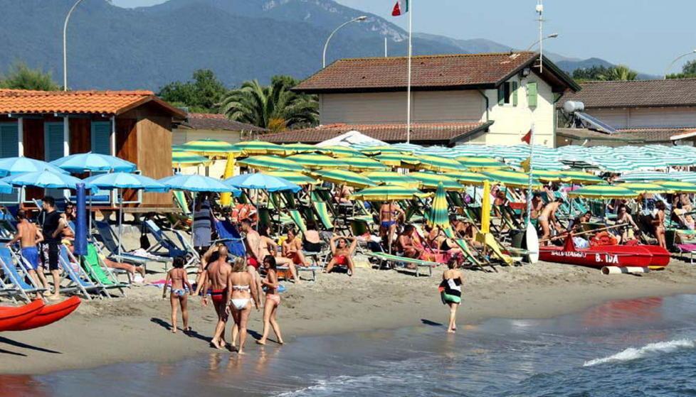 A Massa aumentano i turisti, ma si fermano meno giorni 