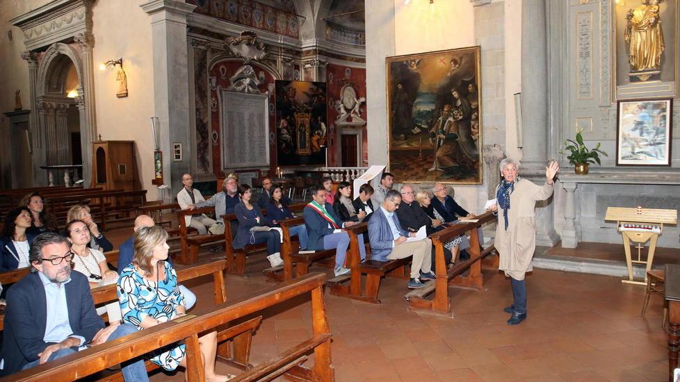 Una fase della illustrazione dei restauri eseguiti all’interno della chiesa di San Francesco (Foto Nucci)