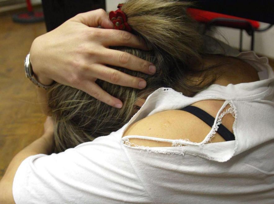 Picchia la moglie, 45enne condannato 