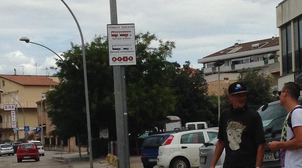 Alghero, trasporto urbano: paline prive di dati e turisti spaesati 