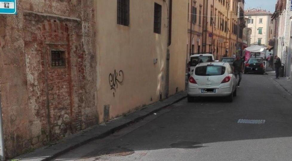 Un marciapiede più grande in via Palestro