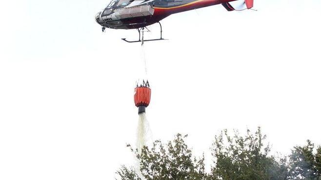 Fiamme in mezzo ai boschi due intossicati a Montecatino