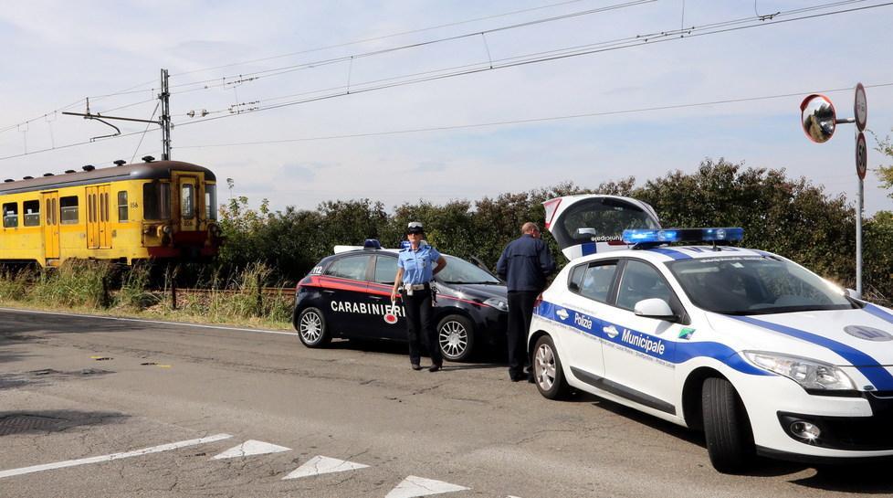 Giovane si lancia sui binari e muore travolto da Gigetto