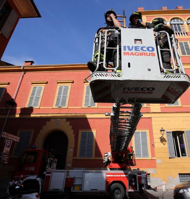 Salvato un piccione “incastrato”