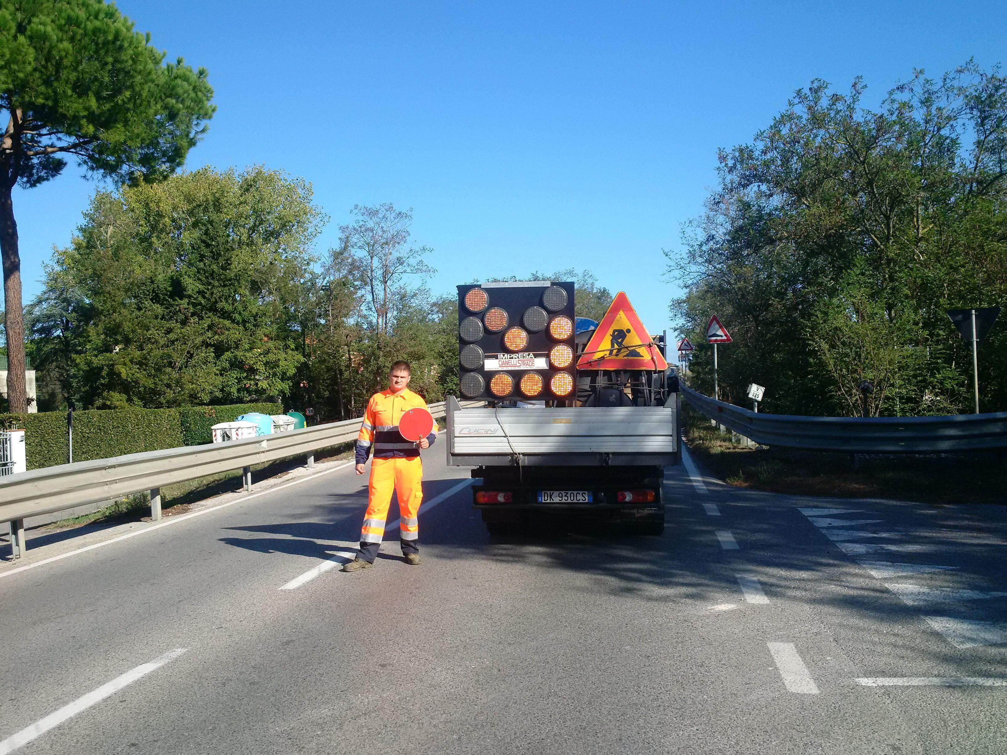 Aurelia tra Livorno e Pisa chiusa con 50 minuti di ritardo 