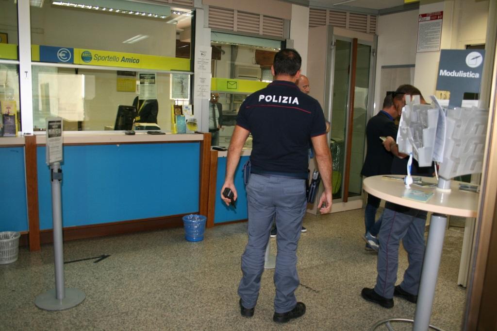 L'interno dell'ufficio postale di Bolotana rapinato il 3 ottobre
