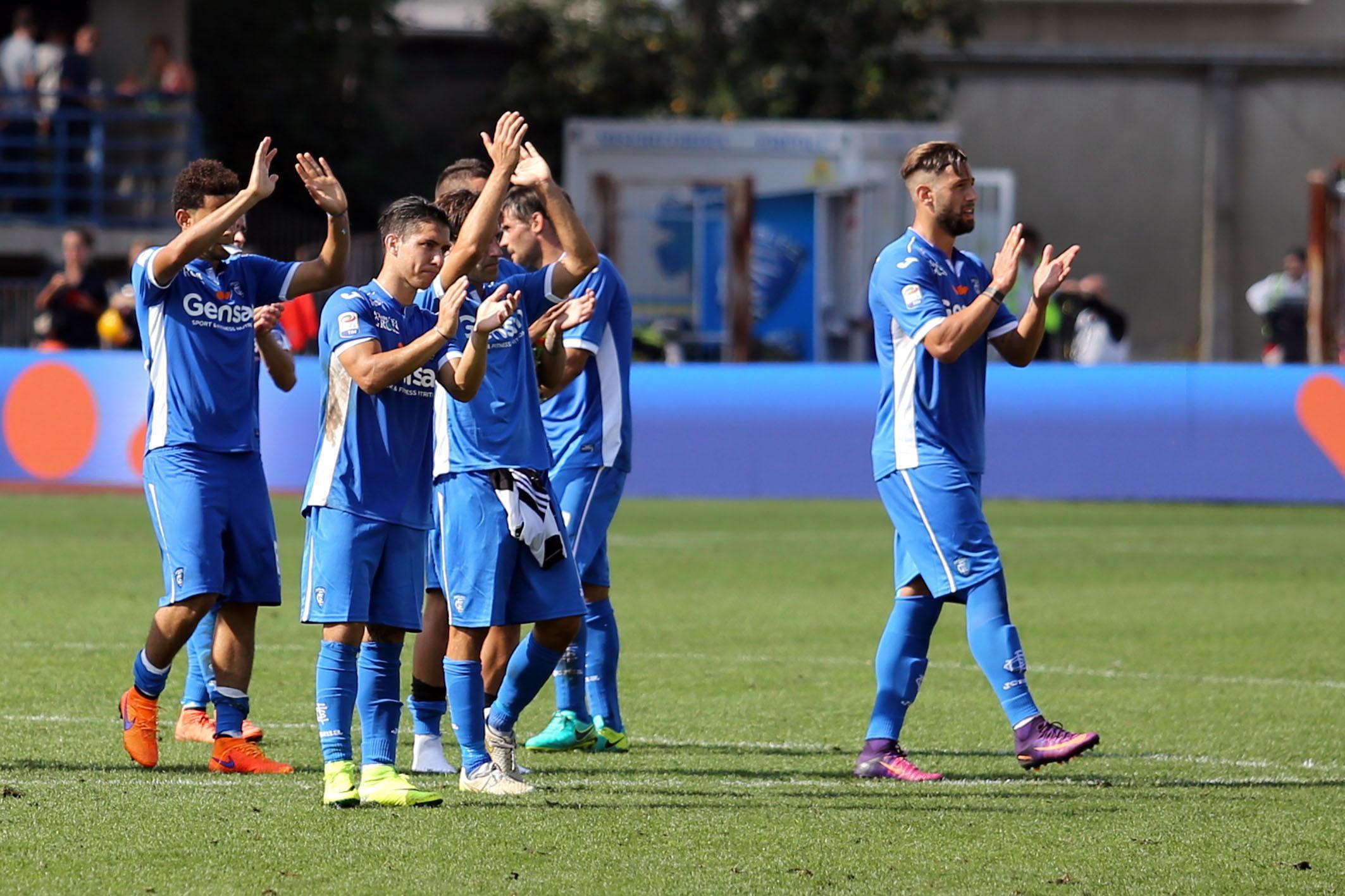 Gli azzurri alla fine della partita (foto agenzia Carlo Sestini)